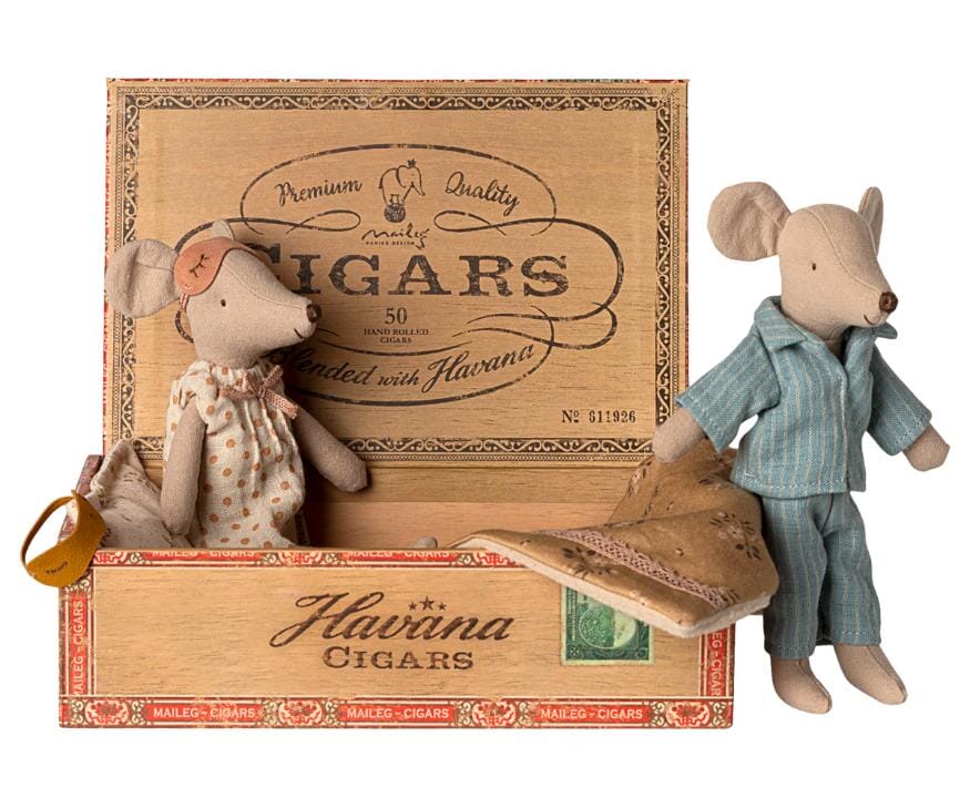 Mum & dad mice in cigar box - Maileg
